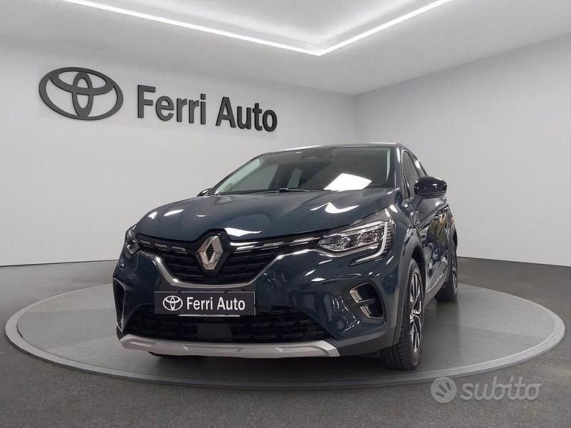 Grigio scuro Usata 2023 Renault Captur Techno SUV | 19.900 € (Buon prezzo) - Immagine 1/4