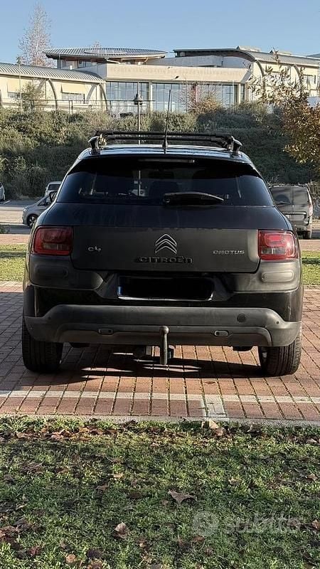 Usata Citroën C4 Shine 100 CV (73 kW) 2016 Nero SUV
