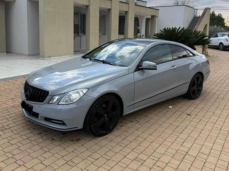 Usata Mercedes E220 170 CV (125 kW) 2013 Grigio Coupé