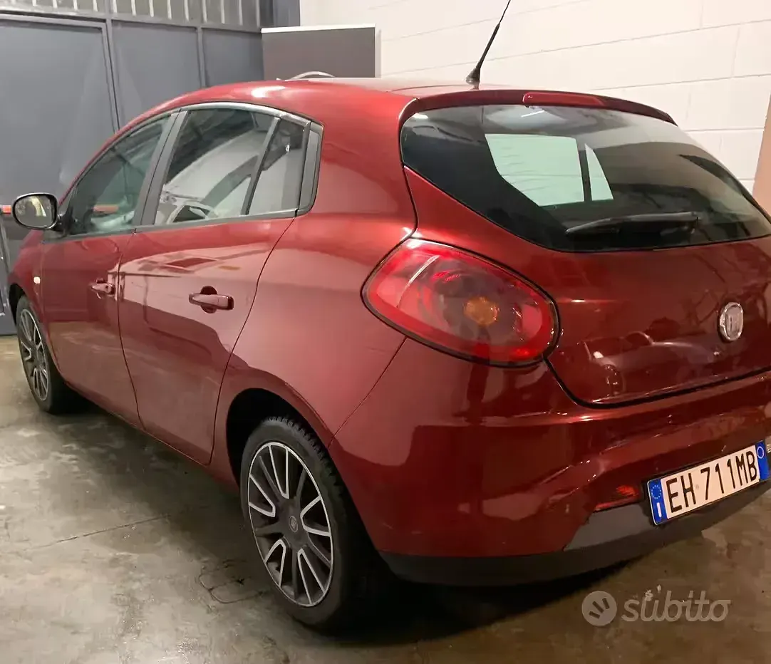 Usata Fiat Bravo 120 CV (88 kW) 2011 Rosso Utilitaria