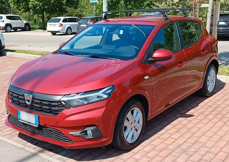 Usata Dacia Sandero Comfort 101 CV (74 kW) 2021 Rosso Berlina