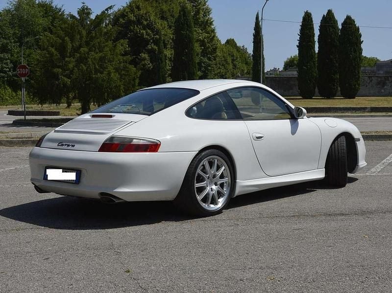 Usata Porsche 911 Carrera 320 CV (235 kW) 2002 Bianco carrera Coupé