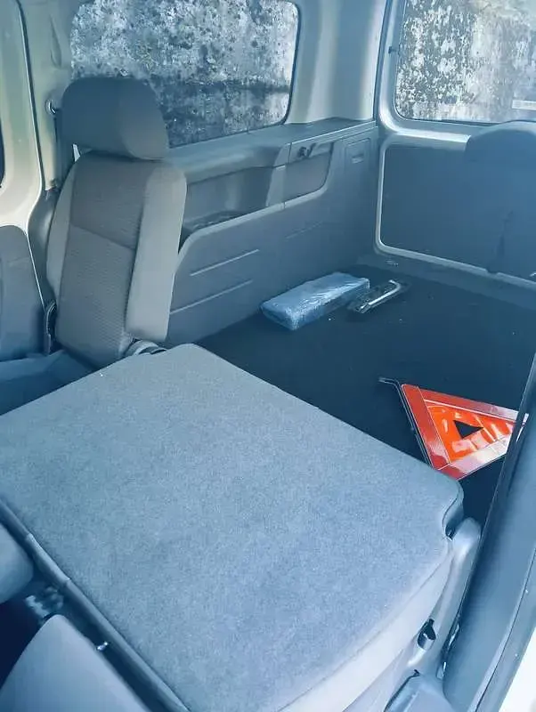 Usata VW Caddy 102 CV (75 kW) 2011 Grigio Monovolume