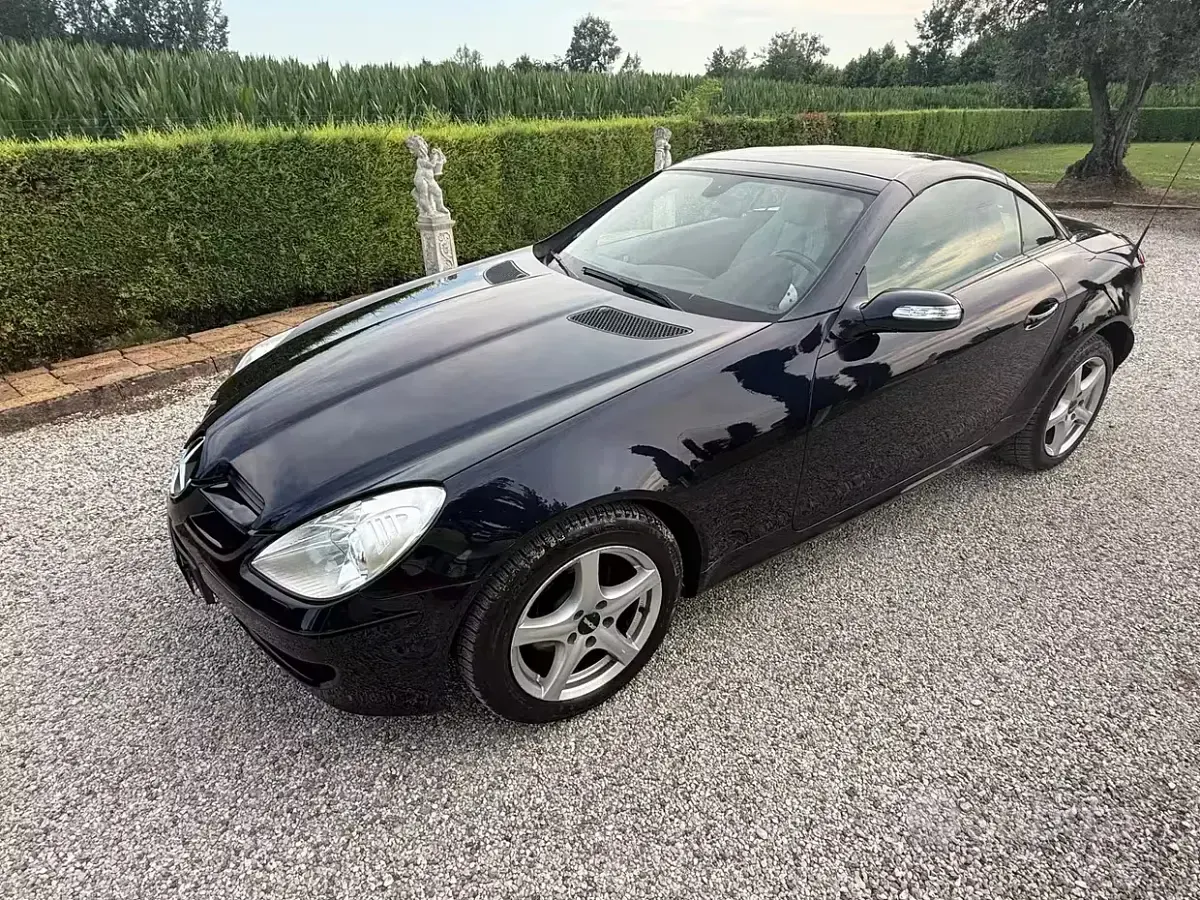 Usata Mercedes SLK280 231 CV (169 kW) 2005 Blu Cabrio
