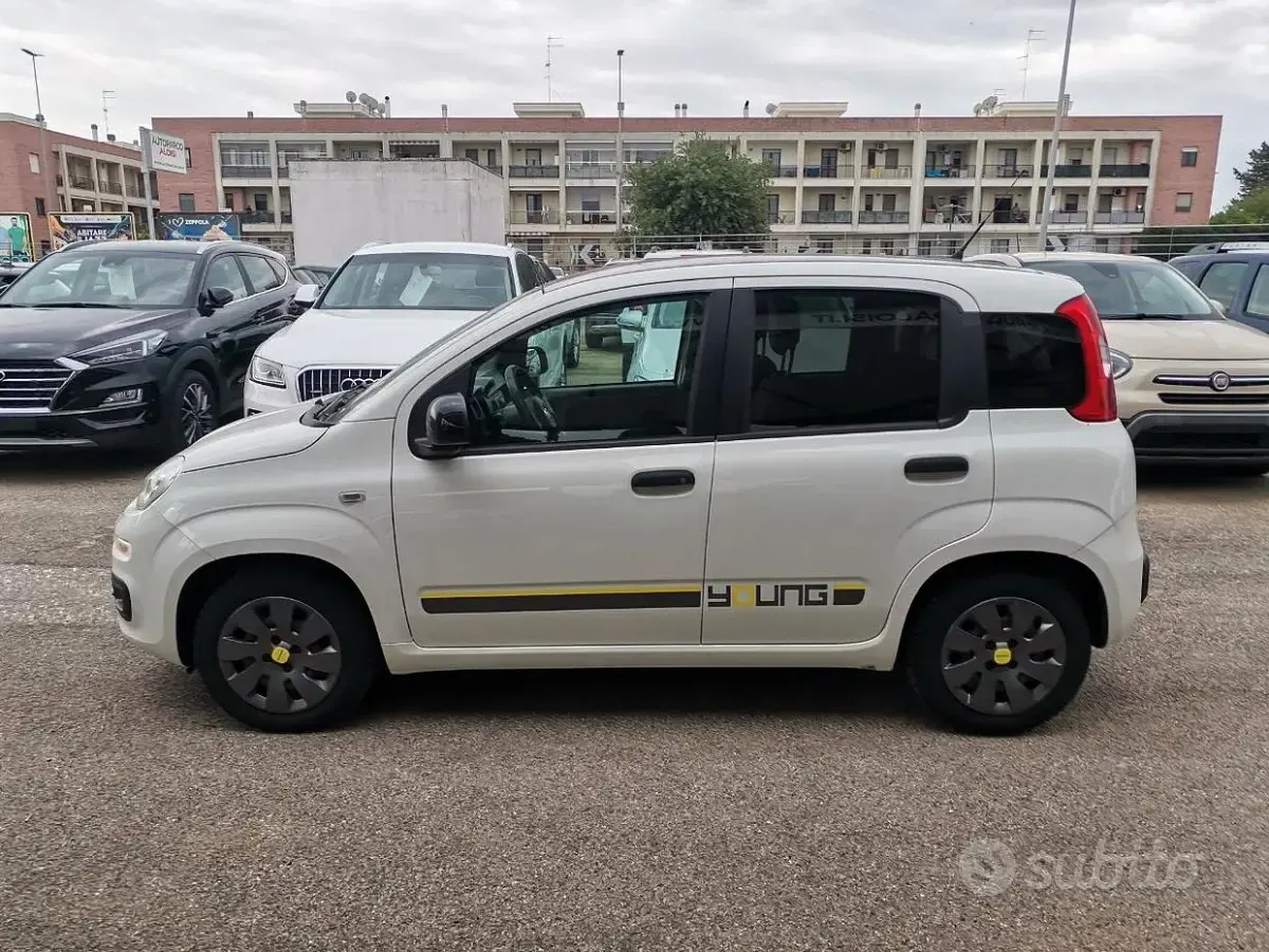 Usata Fiat Panda Young 69 CV (50 kW) 2014 Bianco Utilitaria