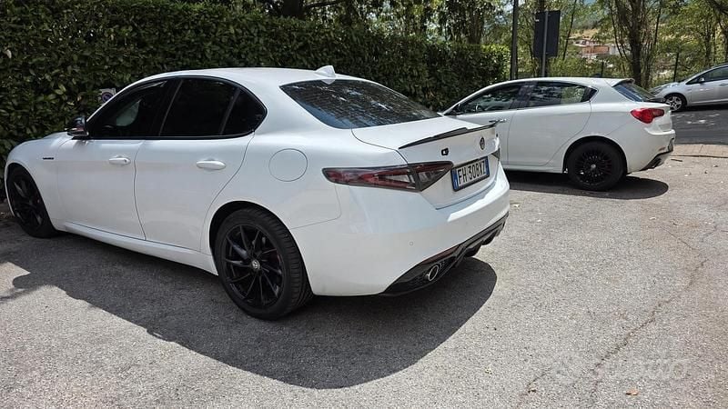 Bianco Usata 2017 Alfa Romeo Giulia Tre volumi | 16.990 € - Immagine 1/4