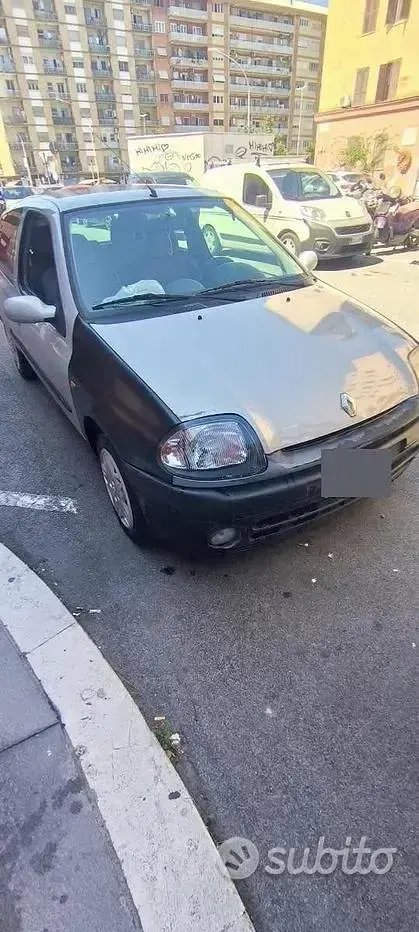 Usata Renault Clio 58 CV (42 kW) 2000 Grigio Berlina