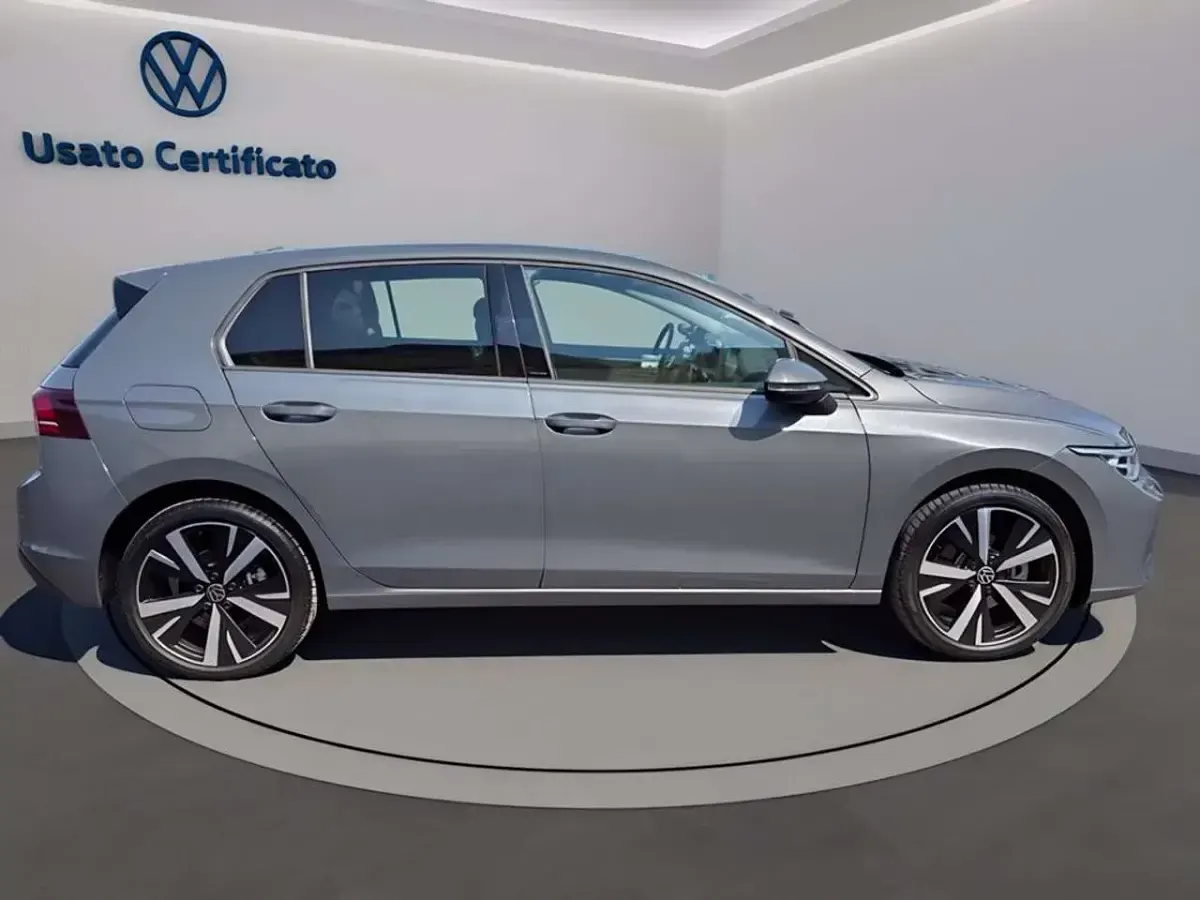 Nuova VW Golf VIII Edition 204 CV (150 kW) 2026 Dolphin grey metallizzato Berlina