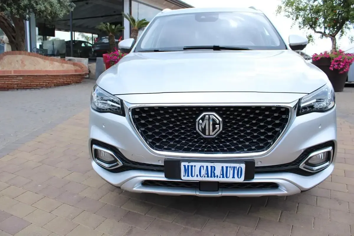 Usata MG HS Luxury 162 CV (119 kW) 2023 Argento SUV