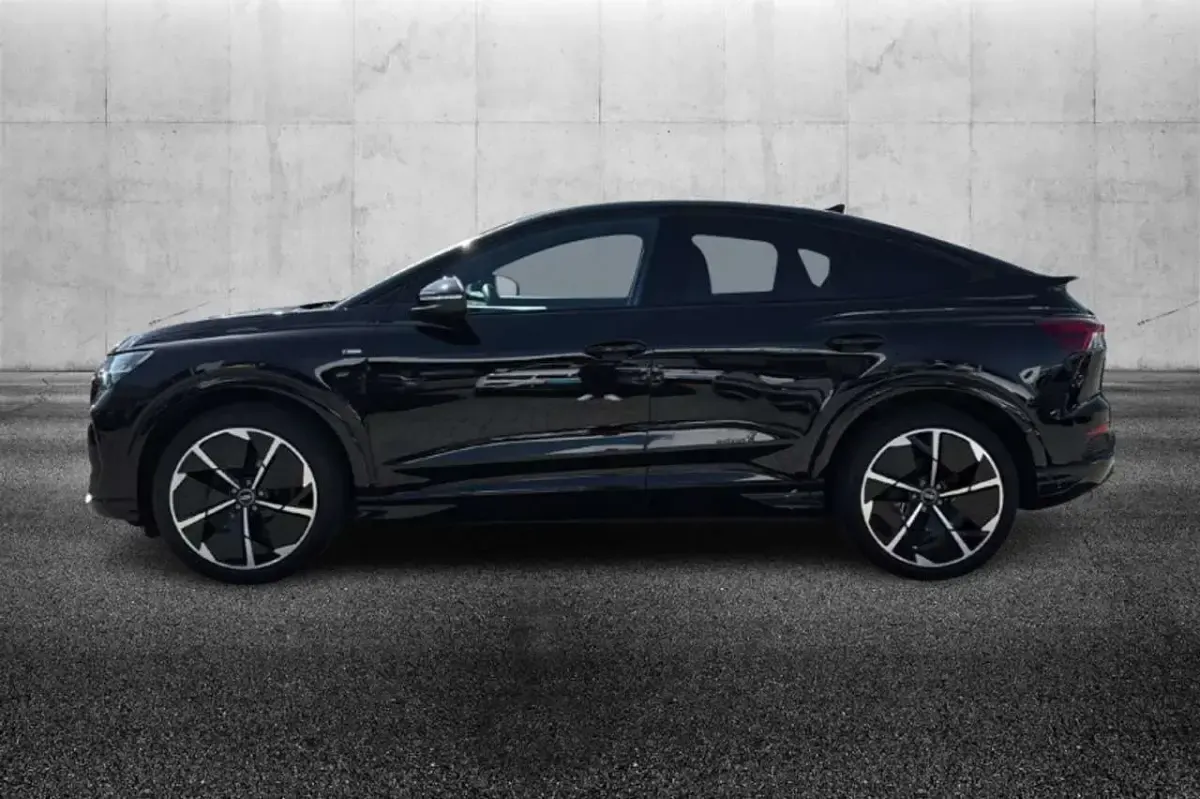 Usata Audi Q4 e-tron 69 kW (95 CV) 2023 Nero SUV