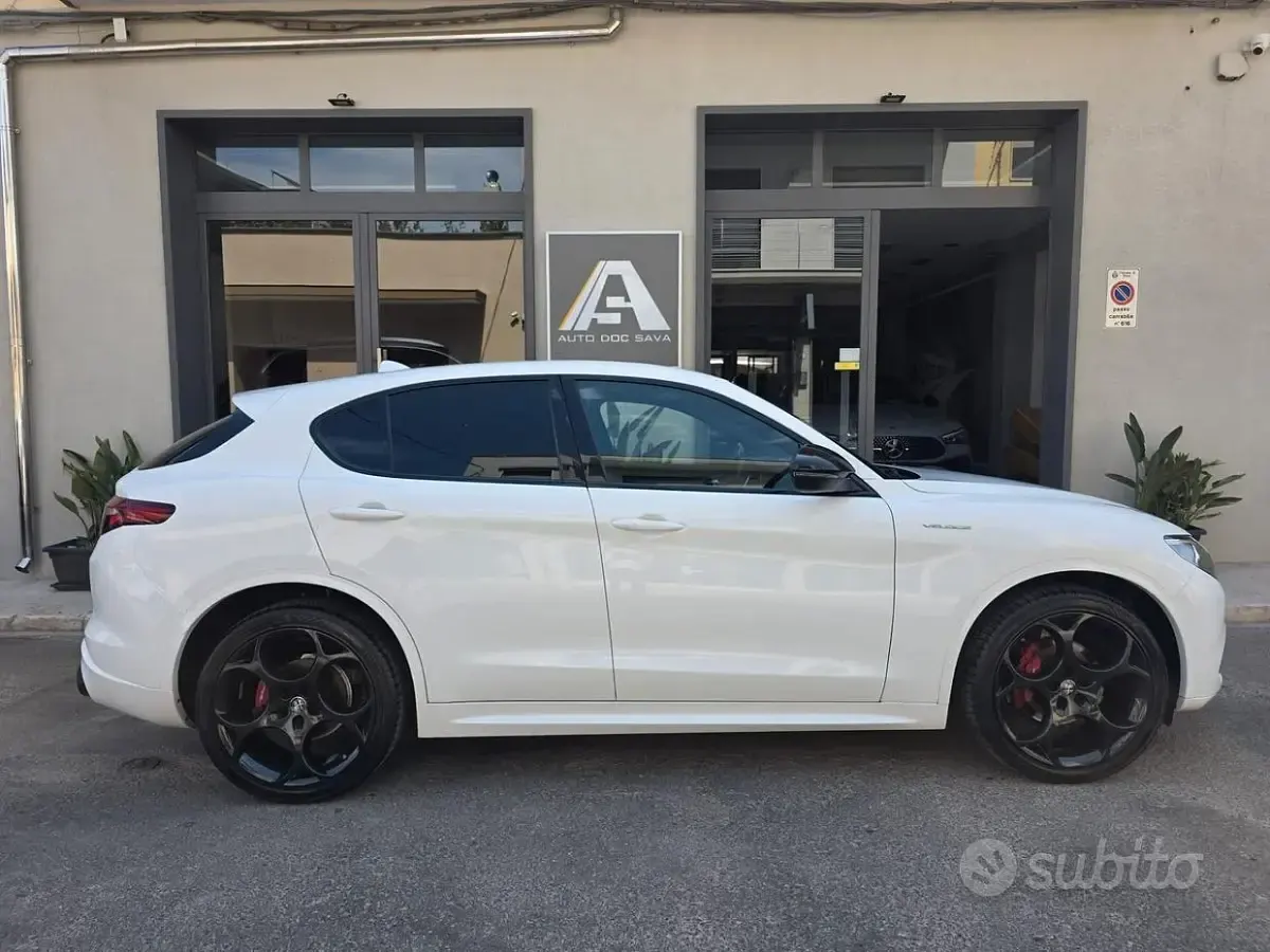 Usata Alfa Romeo Stelvio Veloce 209 CV (153 kW) 2022 Bianco SUV