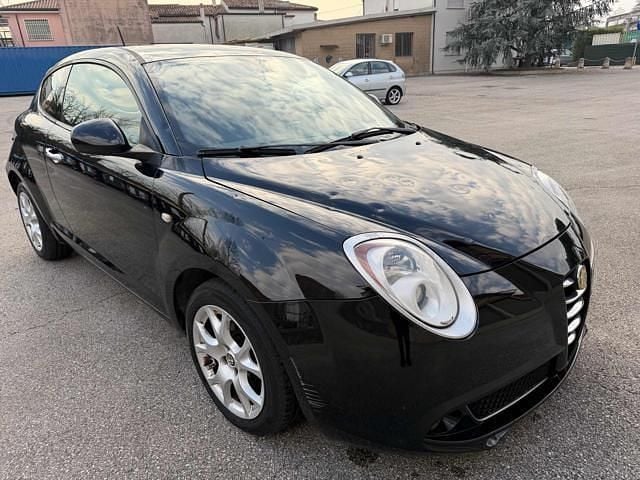 Nero Usata 2009 Alfa Romeo MiTo Distinctive Due volumi | 1950 € (Super prezzo) - Immagine 1/4