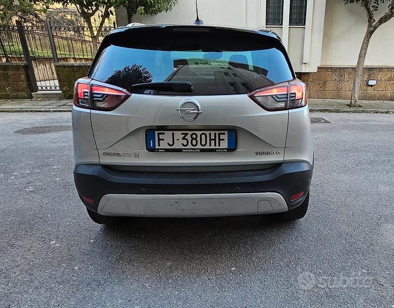 Usata Opel Crossland X 120 CV (88 kW) 2017 Grigio SUV