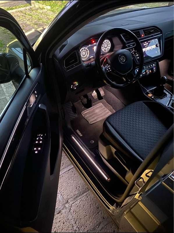 Grigio Usata 2018 VW Tiguan Business SUV | 19.300 € (Buon prezzo) - Immagine 1/4