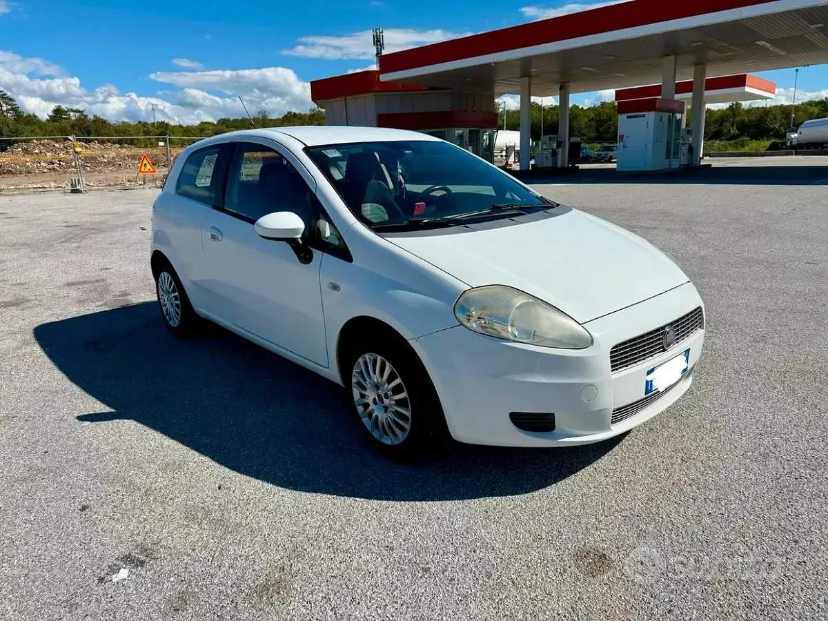 Usata Fiat Grande Punto 77 CV (56 kW) 2009 Utilitaria