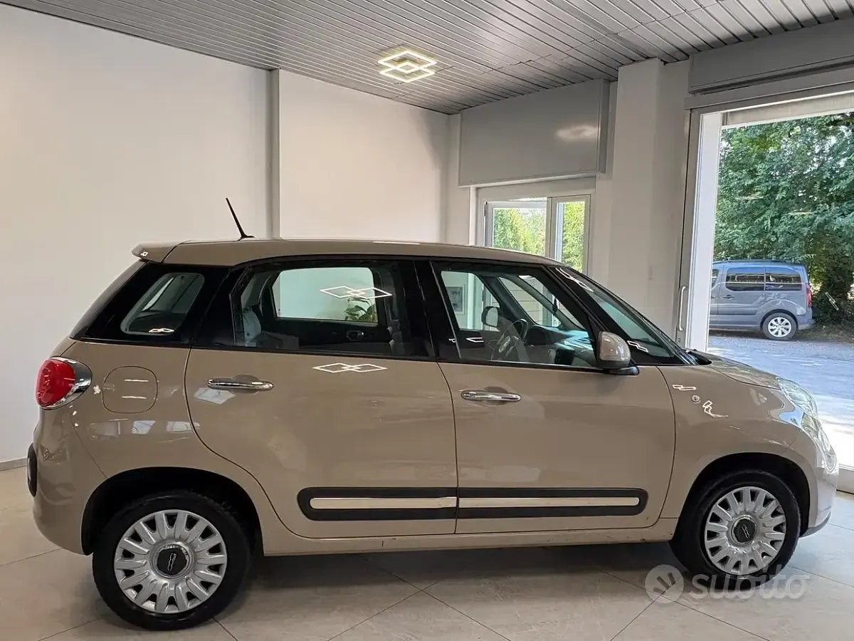 Usata Fiat 500L Lounge 80 CV (58 kW) 2017 Beige Monovolume