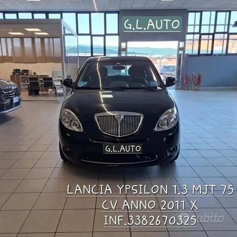 Usata Lancia Ypsilon 75 CV (55 kW) 2011 Nero Utilitaria