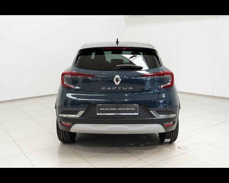 Usata Renault Captur Equilibre 101 CV (74 kW) 2023 Bic. blu marine / tetto nero SUV
