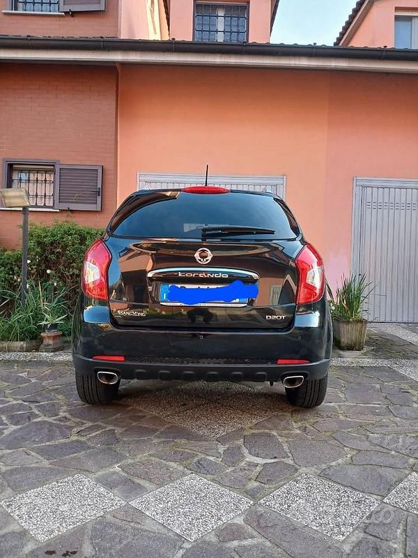 Usata Ssangyong (KGM) Korando 149 CV (109 kW) 2016 Nero SUV