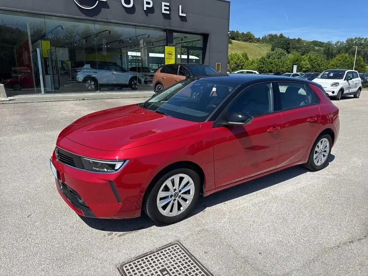 Usata Opel Astra Edition 110 CV (80 kW) 2023 Utilitaria