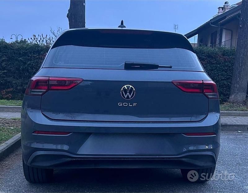 Usata VW Golf VII Life 110 CV (80 kW) 2021 Grigio Utilitaria