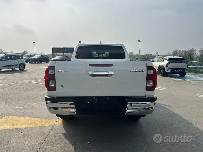 Nuova Toyota HiLux Executive 150 CV (110 kW) 2026 Bianco Pick-up
