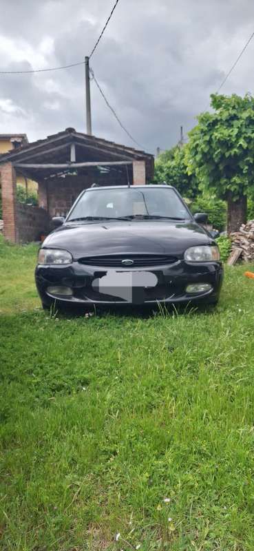 Usata 1995 Ford Escort Ghia Station wagon | 1500 € - Immagine 1/4