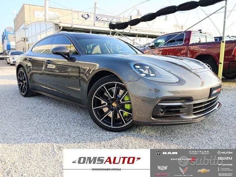 Usata Porsche Panamera 330 CV (242 kW) 2017 Grigio scuro Berlina