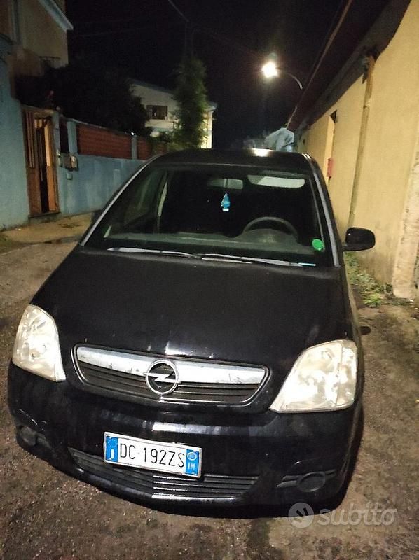Nero Usata 2007 Opel Meriva Monovolume | 600 € (Super prezzo) - Immagine 1/1