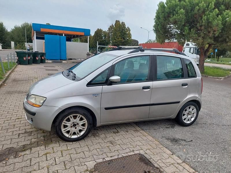 Usata Fiat Idea 95 CV (69 kW) 2005 Grigio Monovolume