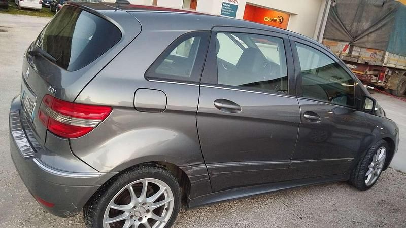 Usata Mercedes B200 Executive 140 CV (102 kW) 2009 Monovolume