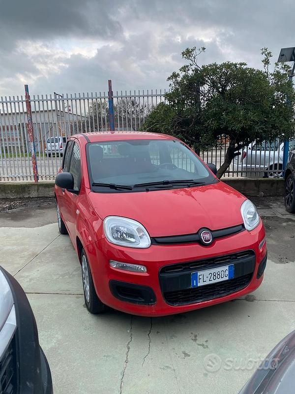 Usata Fiat Panda Easy 69 CV (50 kW) 2017 Rosso Berlina