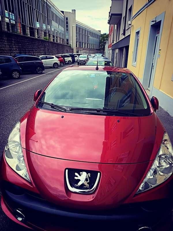 Usata 2008 Peugeot 207 CC Cabrio | 4700 € (Buon prezzo) - Immagine 1/4