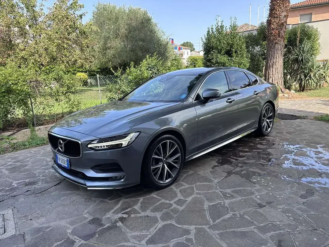 Usata Volvo S90 Business Edition 190 CV (139 kW) 2017 Grigio Berlina