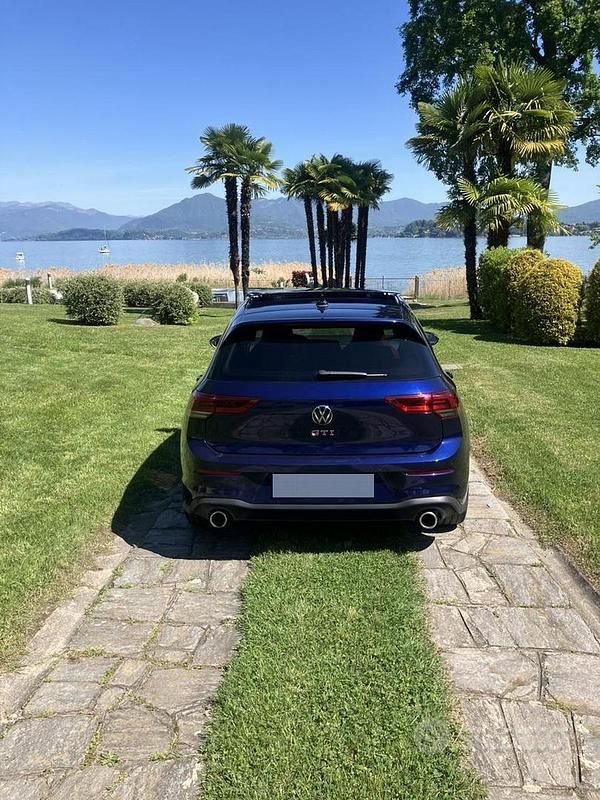 Usata VW Golf VIII GTI 245 CV (180 kW) 2023 Blu Berlina