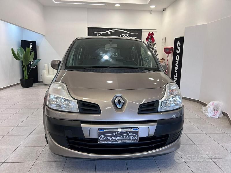 Usata Renault Modus Dynamique 86 CV (63 kW) 2009 Marrone Monovolume