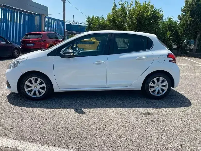 Usata Peugeot 208 75 CV (55 kW) 2016 Bianco Utilitaria
