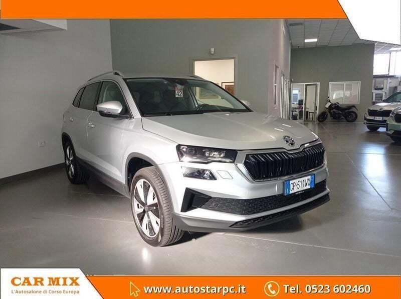 Argento Usata 2023 Skoda Karoq Style SUV | 33.900 € (Molto cara) - Immagine 1/4