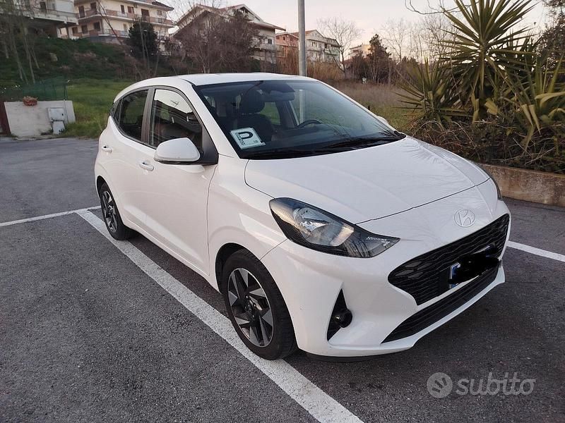 Usata Hyundai i10 Advanced 67 CV (49 kW) 2023 Bianco Utilitaria
