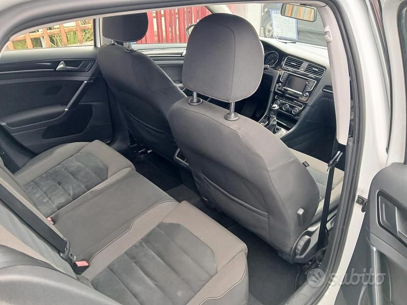 Usata VW Golf VII Highline 104 CV (76 kW) 2012 Bianco Berlina