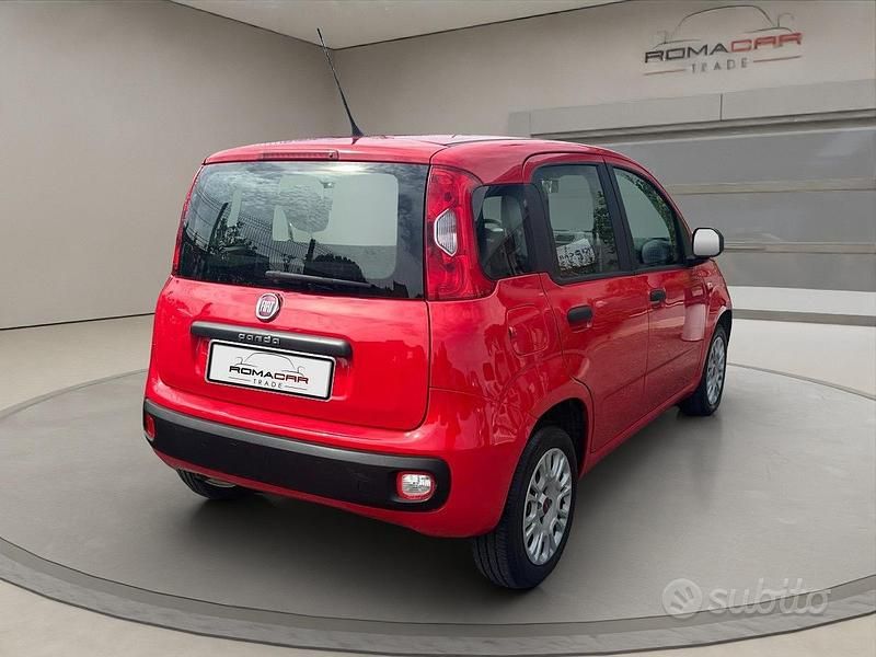 Usata Fiat Panda Lounge 69 CV (50 kW) 2018 Rosso Utilitaria