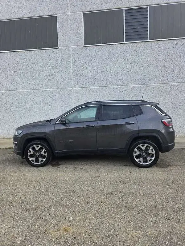 Usata Jeep Compass Limited 170 CV (125 kW) 2019 Grigio SUV