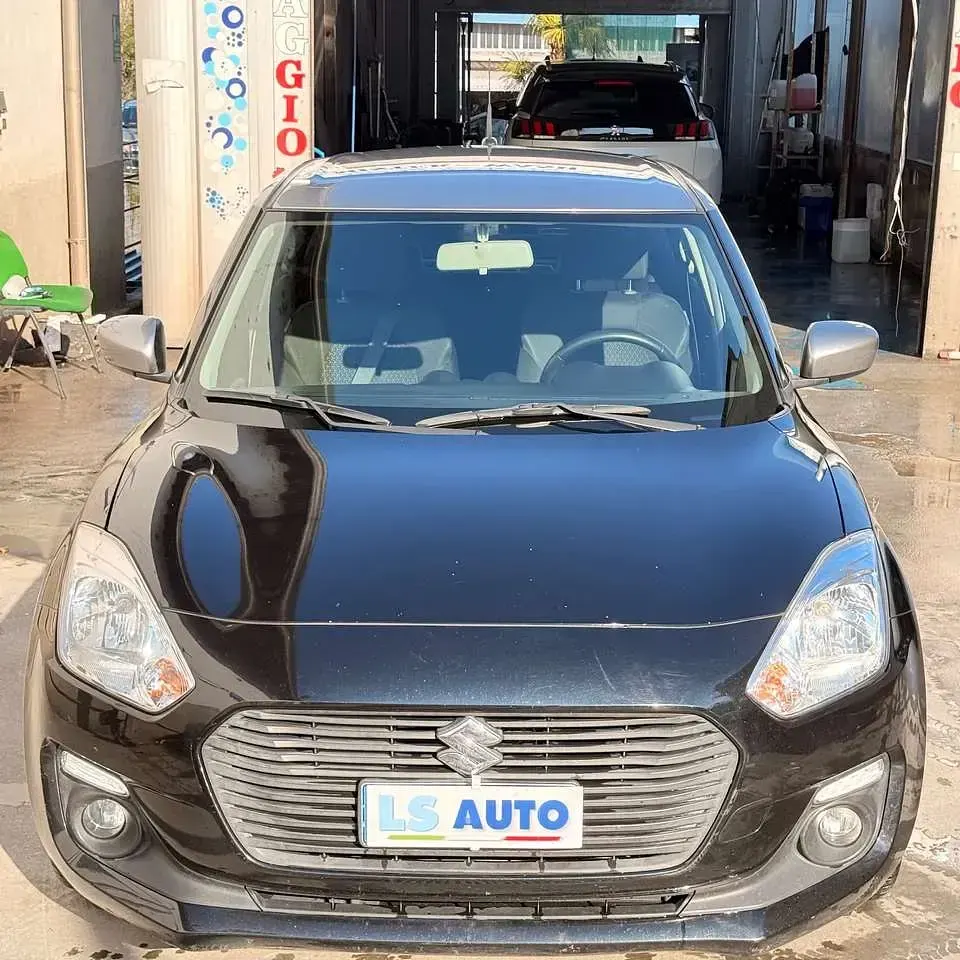Usata Suzuki Swift Cool 90 CV (66 kW) 2017 Bicolore Utilitaria