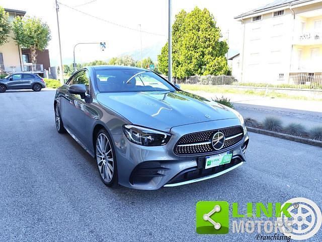 Usata Mercedes E300 Premium Plus 265 CV (194 kW) 2022 Grigio scuro Coupé