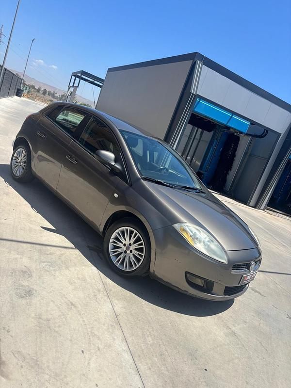 Usata Fiat Bravo Dynamic 119 CV (87 kW) 2009 Marrone Utilitaria