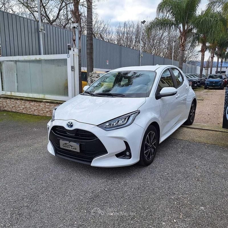 Bianco Usata 2022 Toyota Yaris Trend Berlina | 16.900 € (Ottimo prezzo) - Immagine 1/4