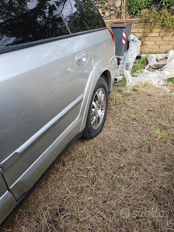 Usata Subaru Outback 2005 Grigio Berlina