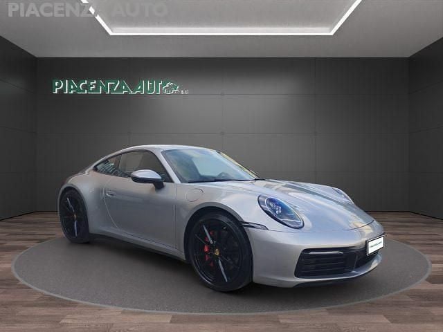 Usata Porsche 911 Carrera S 450 CV (330 kW) 2022 Argento gt metallizzato Coupé