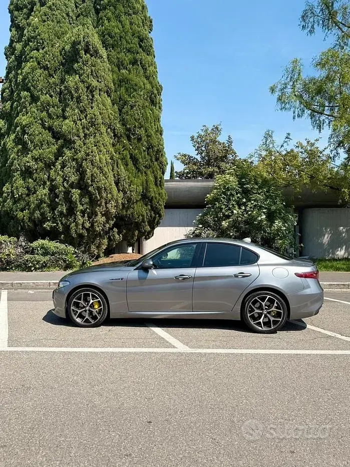 Usata Alfa Romeo Giulia 210 CV (154 kW) 2017 Grigio Berlina