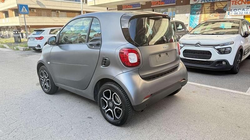 Begagnad Smart ForTwo Coupé Prime 90 HK (66 kW) 2019 Grå Sportkupé